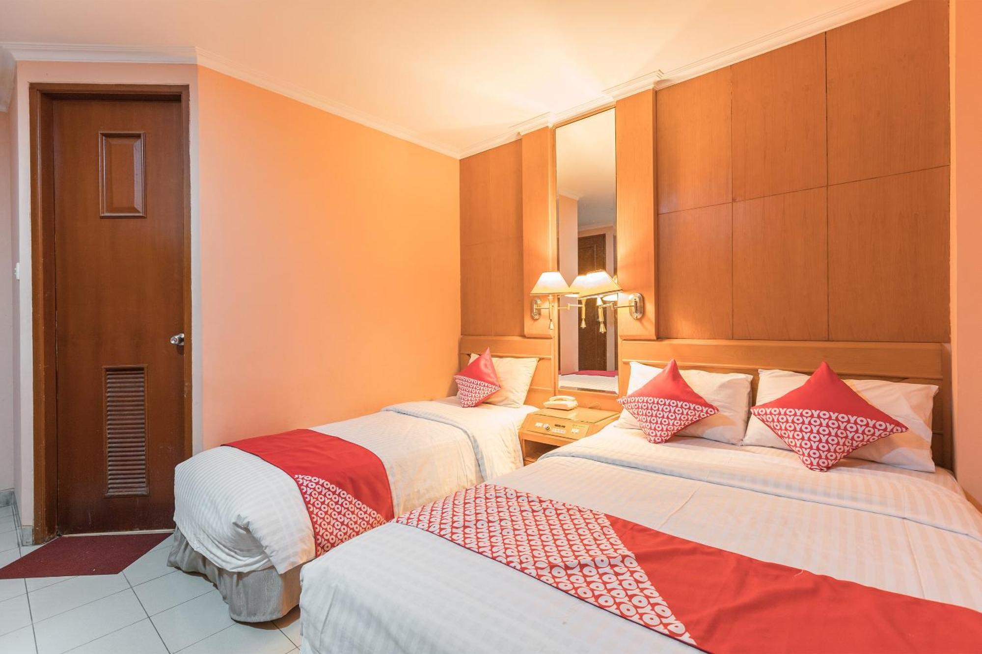 OYO 671 Hotel Capitol Jakarta Exterior foto